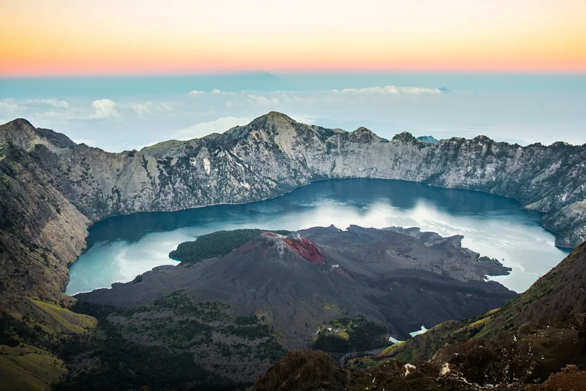 Trekking del Monte Rinjani: guida completa (2026)