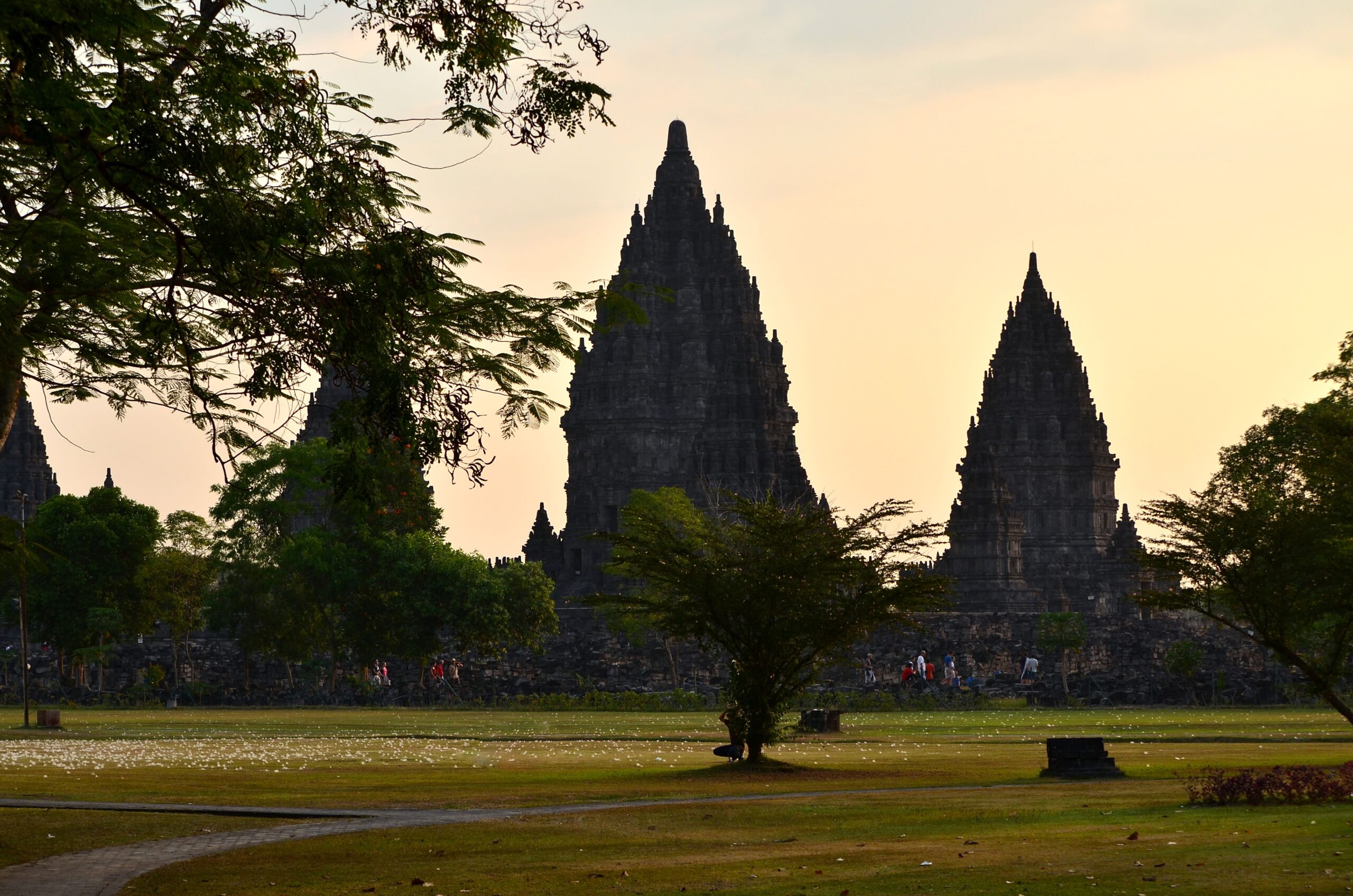 Borobudur e Prambanan